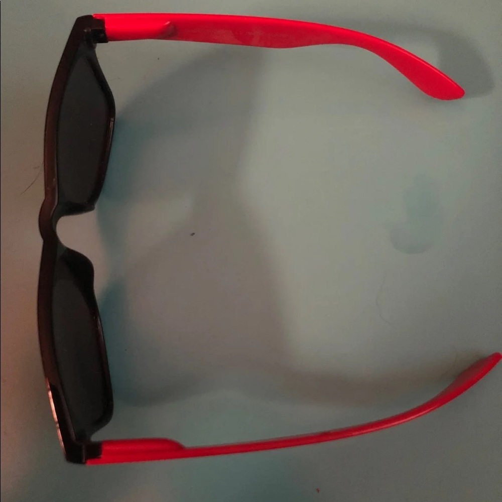 Sunglasses - Picture 3 of 7